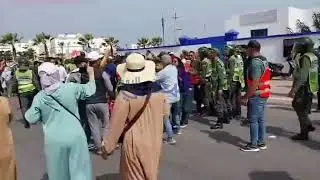 السلطات تحاصر احتجاجات عارمة بمدينة الصويرة أمام المستشفى 