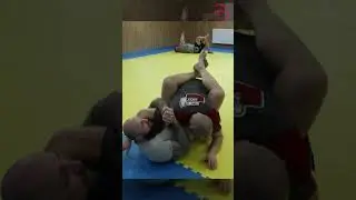 Выход на армбар (рычаг локтя) из гарда для ММА 