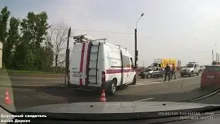 26.07.2016 12:56, СПб, Октябрьская набережная, 40в, ДТП