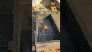 Сделал бетонный саркофаг и закопал в нём чипсы | Зробив бетонний саркофаг і закопав у ньому чіпси