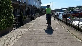 Fredrikstad  til Sverige på sykkel  -  minutt for minutt