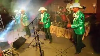 Las Montoneras, KONTRATIEMPO