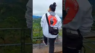 Yung gusto mo mag emote...tapos may Ads