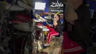 На часах ноль-ноль ⌛️ 