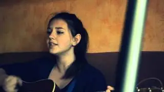 Невероятно красивая девушка под гитару cover