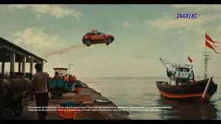El anuncio loco de la India: Snickers convierte a Shetty en un pez fuera del agua