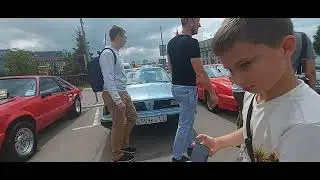 Выставка ретро автомобилей в городе Тула