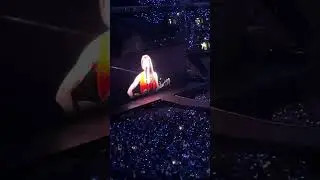 Best night ever in London! ✨ #taylorswift surprised us with I Did Something Bad 🐍 #theerastour