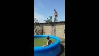 прыгаю с крыши в воду