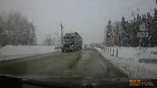 Авария на переезде! Поезд снес фуру!