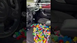Putting 900 Rubber Ducks in someone’s Jeep 🤣🐥#jeep #duck