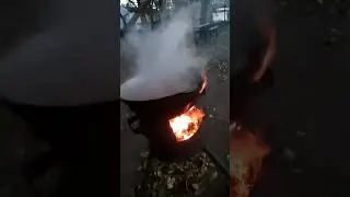 Во дворе на огне