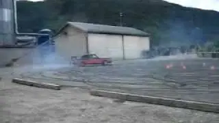 Stinus drifter med Volvo. Gatebilfestival 2005 i regi Nordmøre Gatebilklubb
