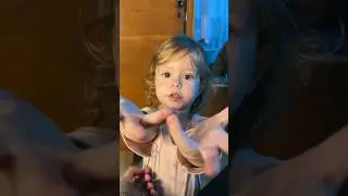 Емілі закриває двері 🚪Частина 2️⃣