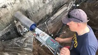 Установка алмазного бурения Bosch в работе. На ЖЕЛЕЗОБЕТОНЕ!