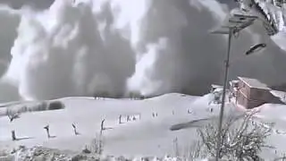 Man Films Massive Avalanche Rushing Towards Him