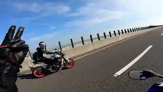 Suzuki Gsxr600  vs  Yamaha MT09  acceleration