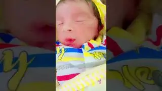 Newborn has pink lips