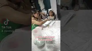 la niña está triste