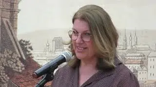 Е. Замышляйченко - директор Губерской библ. Литпремия в Галерее И. Глазунова