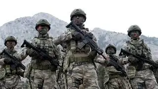Vatanıma Göz Dikip Kılıç Çekilmedikçe Kılıç Çekmeyen Türk Askeriyiz