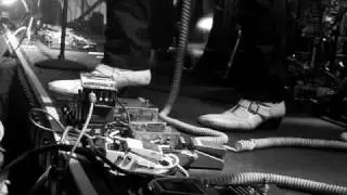The Dead Weather - I Can't Hear You (Live from Third Man Records)