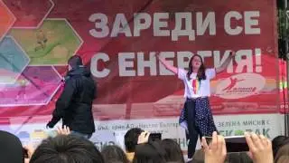 Дара на живо: "Taste it" by Rihanna (cover)
