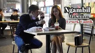 GOKIL! MAKAN MAKANAN CEWEK CANTIK DI MALL #1