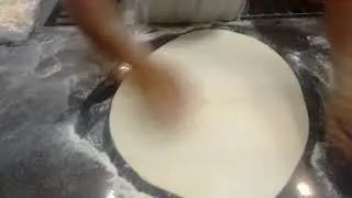 Como abrir uma massa Grande para pizza com borda de Catupiry