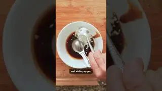 ♨️ How to make Sizzling Chicken Clay Pot, like a Chinese chef! (啫啫雞煲) #Shorts