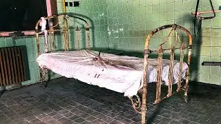 OPUŠTĚNÝ DŮM ŘEZNÍKA - PROKLETÁ POSTEL!