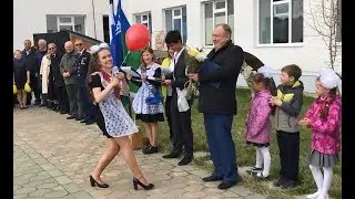 Последний Звонок. Выступление директора школы Лобанова А.Н.