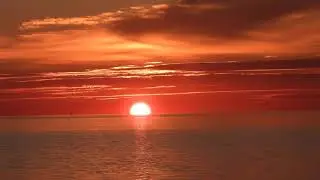 Zonsondergang in de Waddenzee vanaf de Afsluitdijk