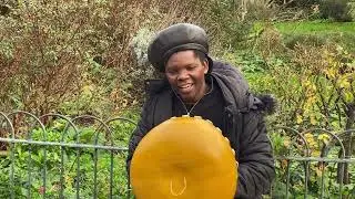 Linos Playing Mbira a Traditional Zimbabwean Instrument in Brighton Royal Pavilion. Busking!