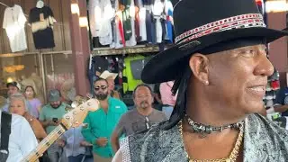Bronco cantando #baile #texas #diversion #music #viral #reels #trending #fyp #followers #seguidores