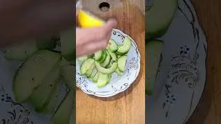 Бутерброд с Авокадо и Клубникой / Sandwich with Avocado and Strawberries