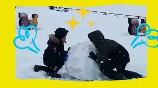 Делаем Гигантский Снежок / как сделать Снежный Ком ! Дети на Детской площадке / Зима / Снег