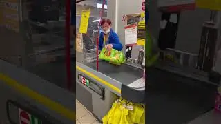 УКРАЛ КАРТОШКУ в МАГАЗИНЕ!