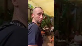 Парень отхватил, вместо пиццы чуть рваные шорты не получил!