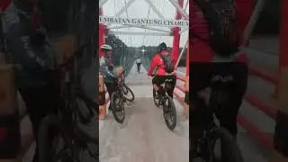 Ngabubu Ride Jembatan Gantung CISARUM #jembatancisarum #shortvideo #shorts #viral