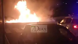 ARDEN CINCO PUNTOS LIMPIOS ESTA MADRUGADA EN BADAJOZ