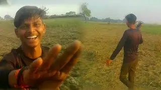 ये देखो अपनी Girlfrend से बात कर रहा है  #funnyvideos 😂😂