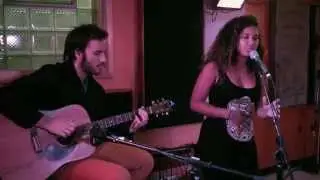 Essential Faces LIVE: Maya Vilaplana & Joel Mandella - Better