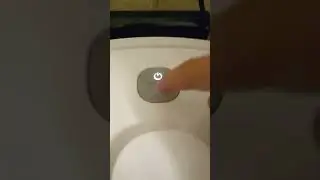 Робот-пылесос сам не знает, чего хочет))