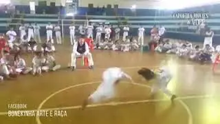 MENINA DE 10 ANOS SAINDO COM ESTILO DE UMA VINGATIVA - JOGA CAPOEIRA