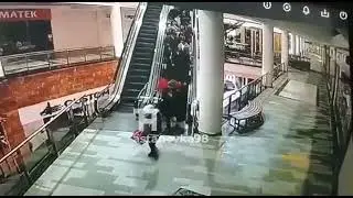 Резкий спуск эскалатора в ТРЦ "Сарыарка"