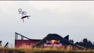 Le Premier Backflip avec une main Szymon Godziek's Extension Man