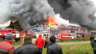 Горит торговый центр