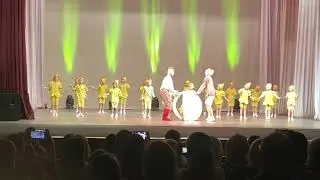 Настя 7 лет  . Ветерок .