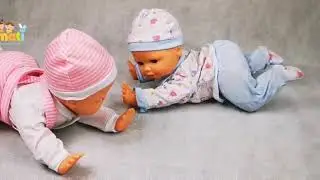 Bebeluș de jucărie care merge